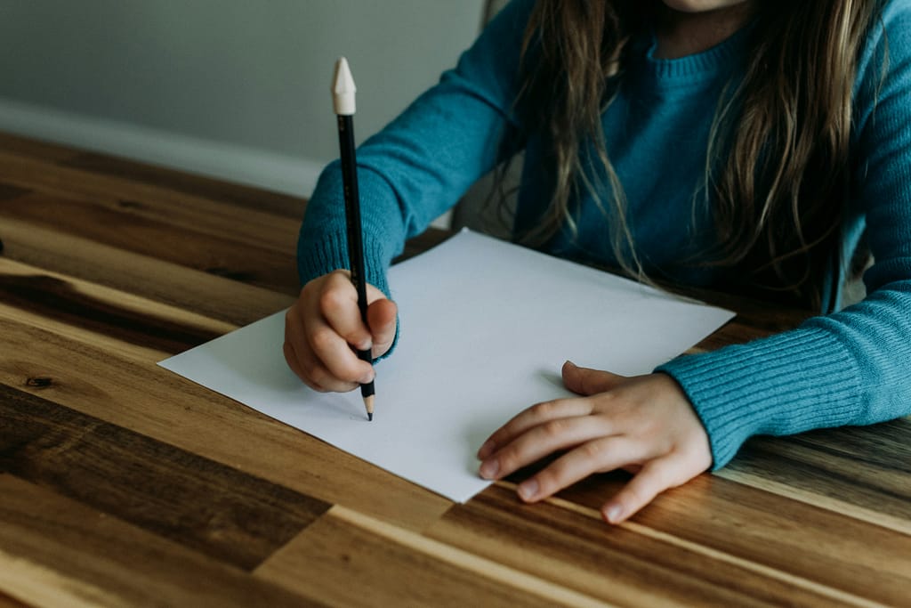 criança não se concentra na escola dificuldades de aprendizagem psicologia