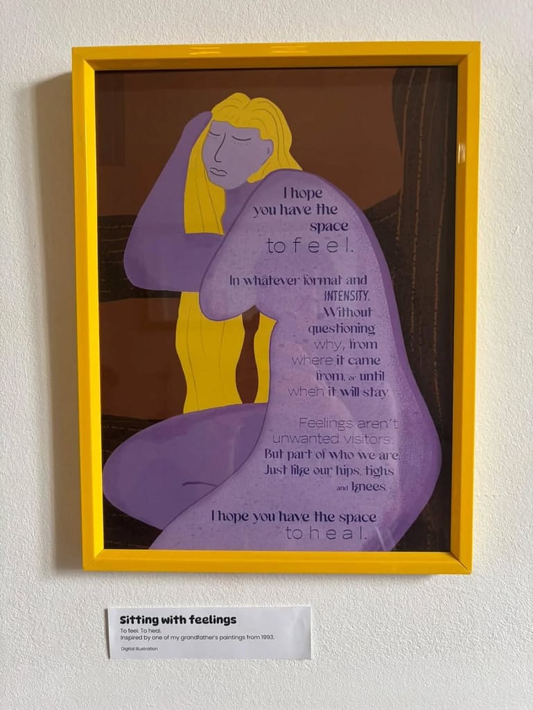 Ilustração em tons de roxo e amarelo de uma figura feminina sentada em posição introspectiva, com texto poético sobre a importância de dar espaço às emoções para sentir e curar